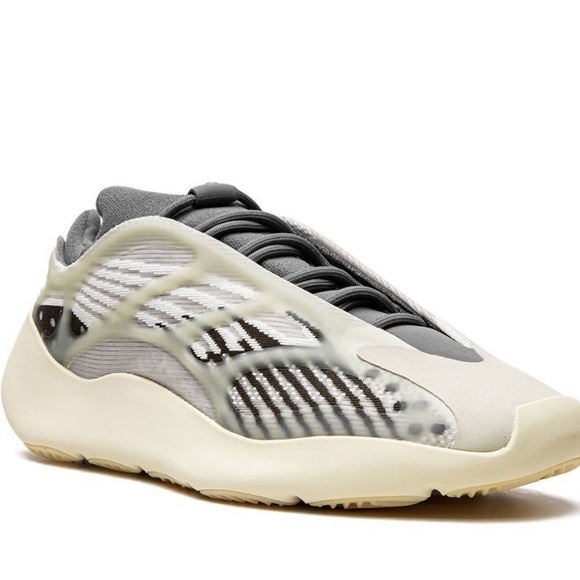 Yeezy 700 V3 Sneakers - Picture 1 of 8